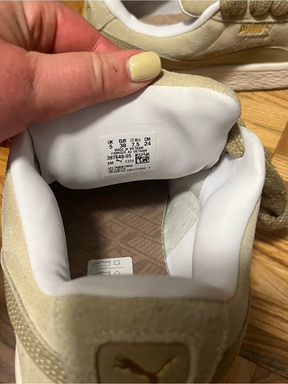 Puma XL Suede Sneakers (size 7.5 women’s) - Picture 5 of 5